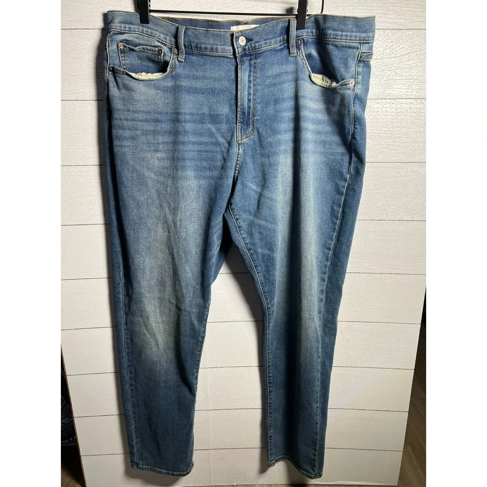 Lucky Brand Mens Denim Jeans Size 42x32 Medium Wash Stretch Straight Leg 7M12408